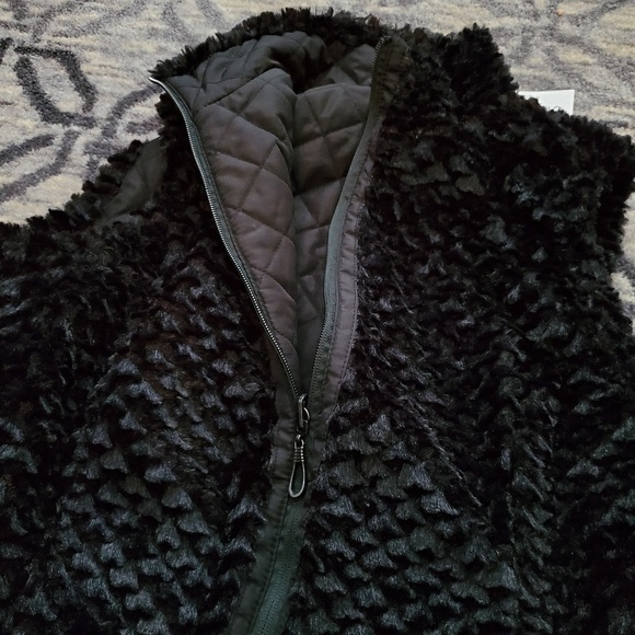 Denim & Co. Womens Reversible Black Vest NWT - Picture 2 of 4